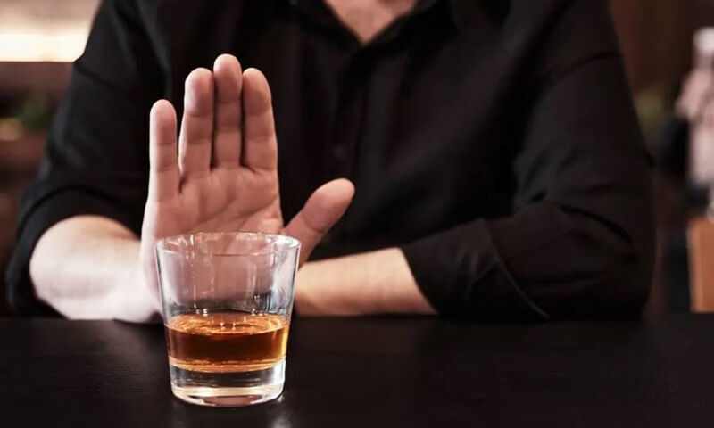 Pitkäaikaisen alkoholin käytön lopettaminen